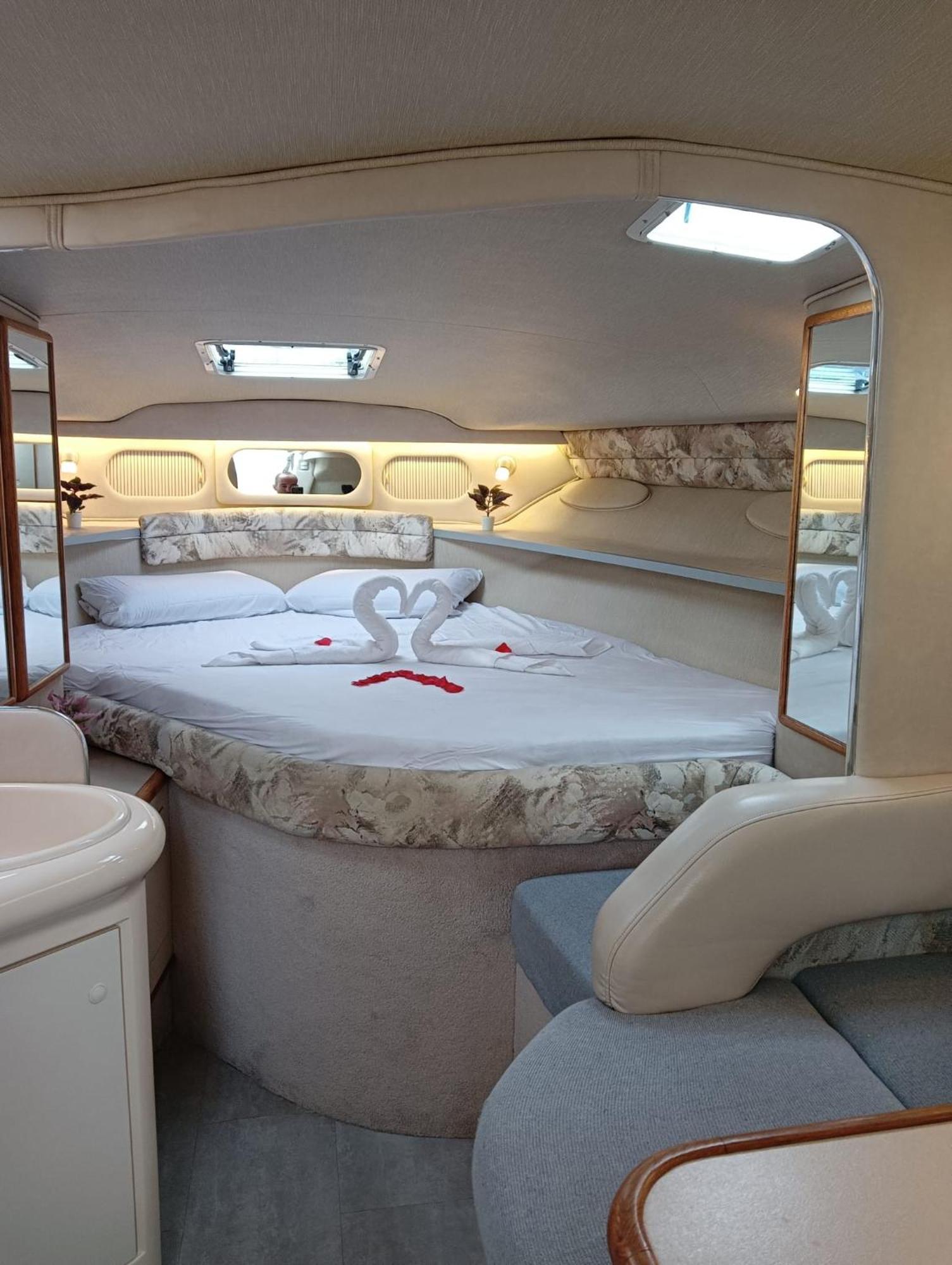 فندق Diagonal Mar Sailboat سان أدريان دي بيزوس المظهر الخارجي الصورة