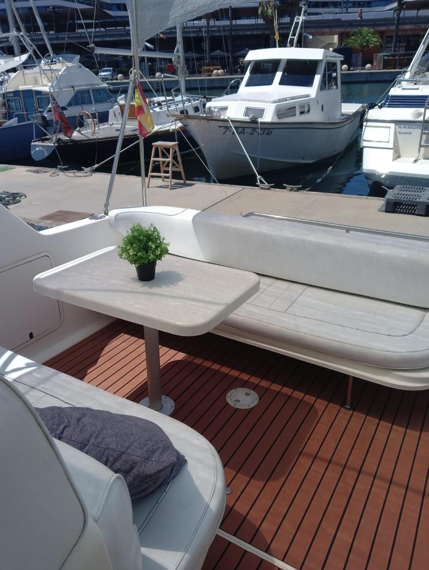 فندق Diagonal Mar Sailboat سان أدريان دي بيزوس المظهر الخارجي الصورة